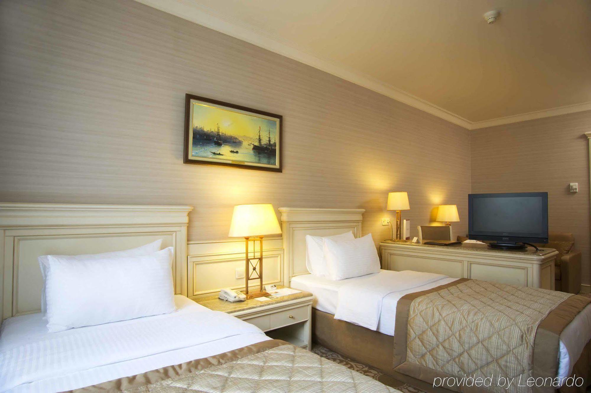 Elite World Comfy Istanbul Taksim Hotel Екстериор снимка