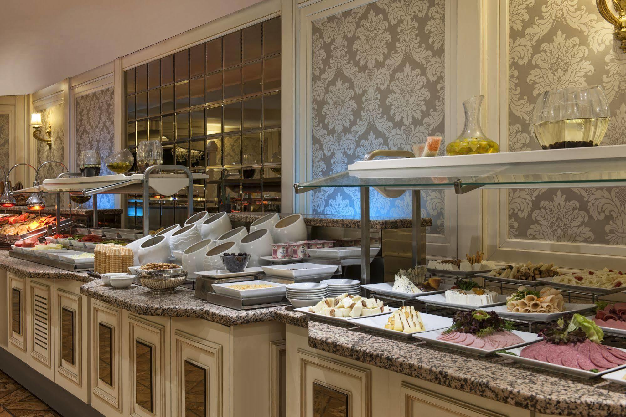 Elite World Comfy Istanbul Taksim Hotel Екстериор снимка