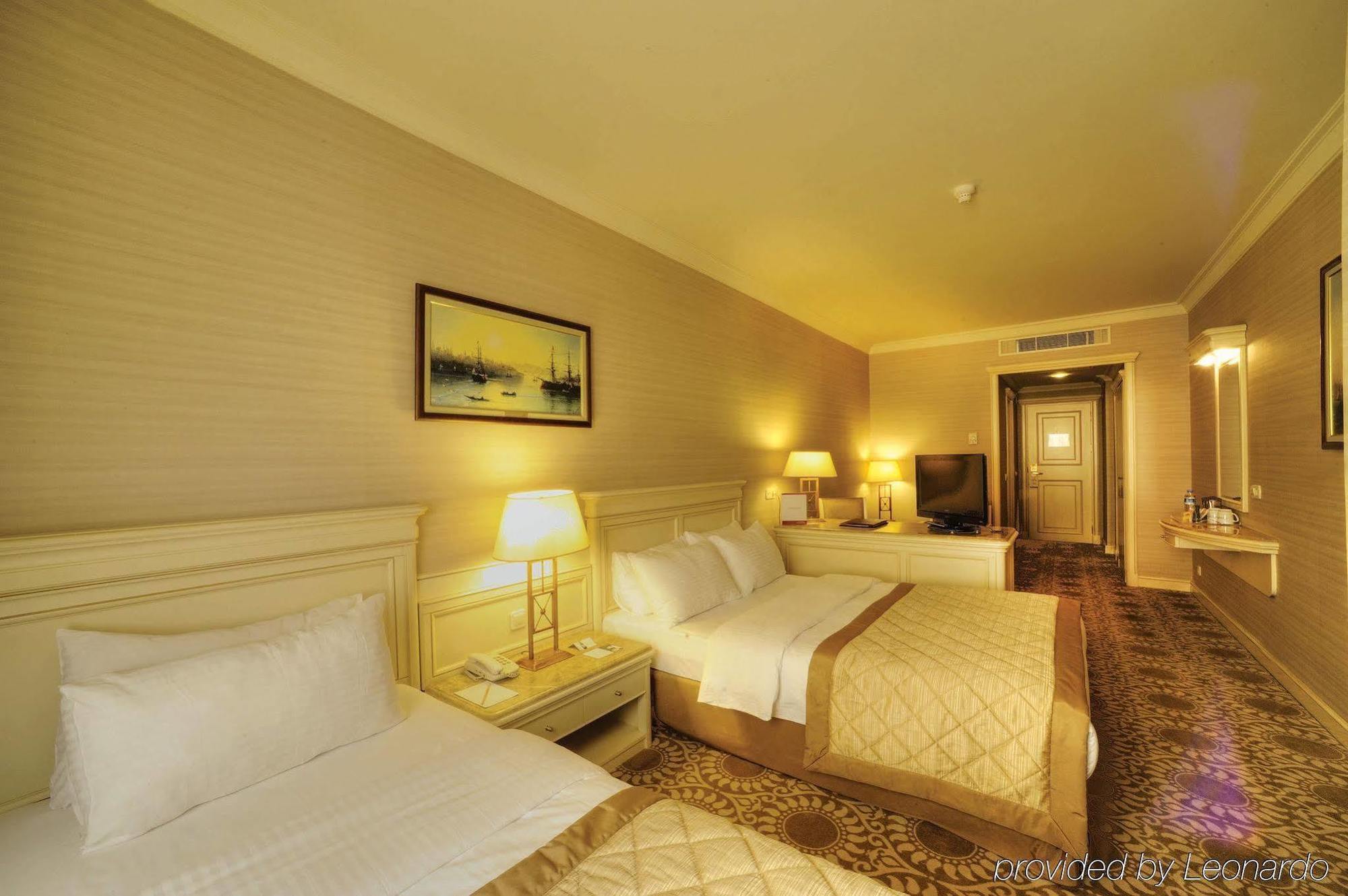 Elite World Comfy Istanbul Taksim Hotel Екстериор снимка